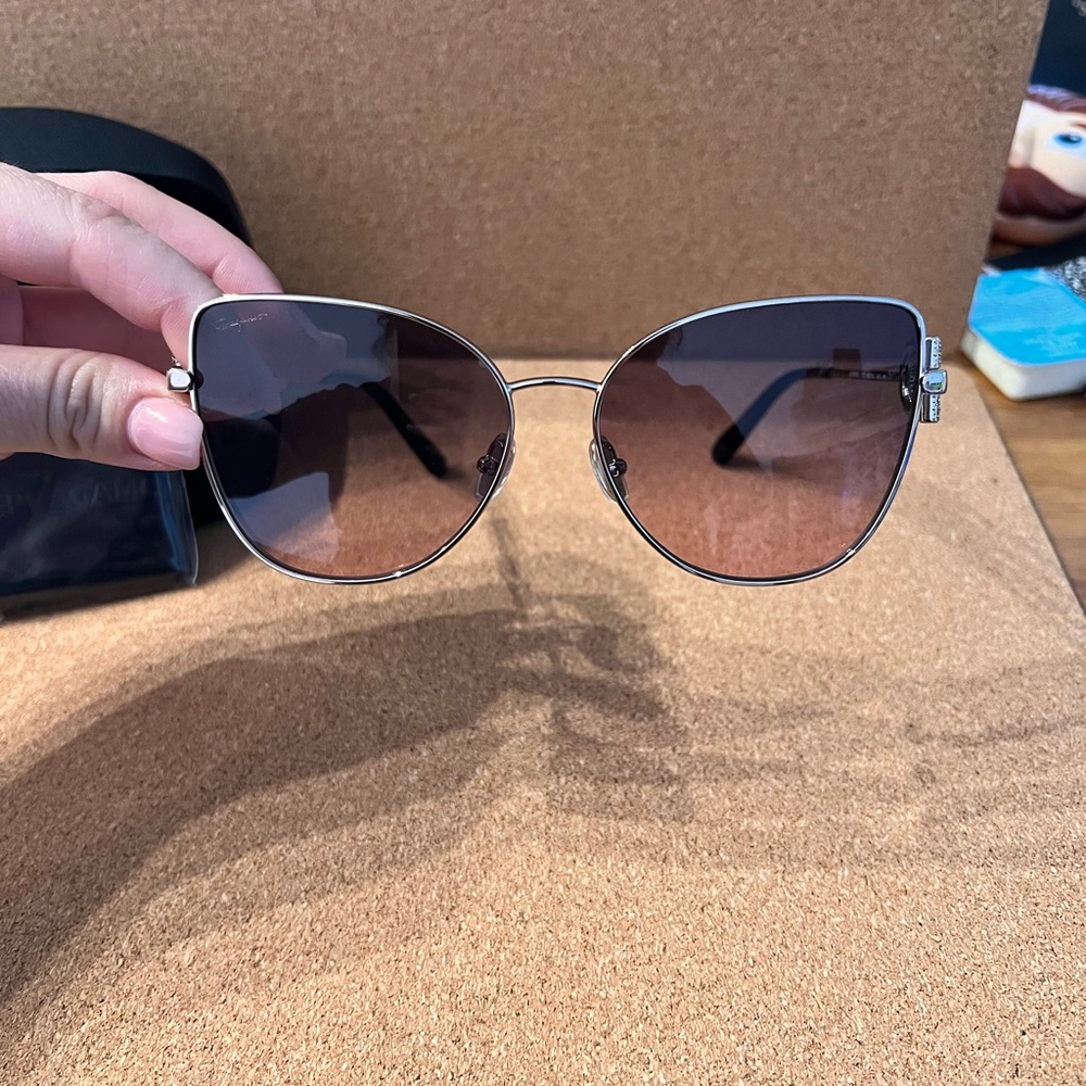 Salvatore Ferragamo Silver Frame Sunglasses with Pink-to-Gray Gradient Lenses - Picture 2 of 8